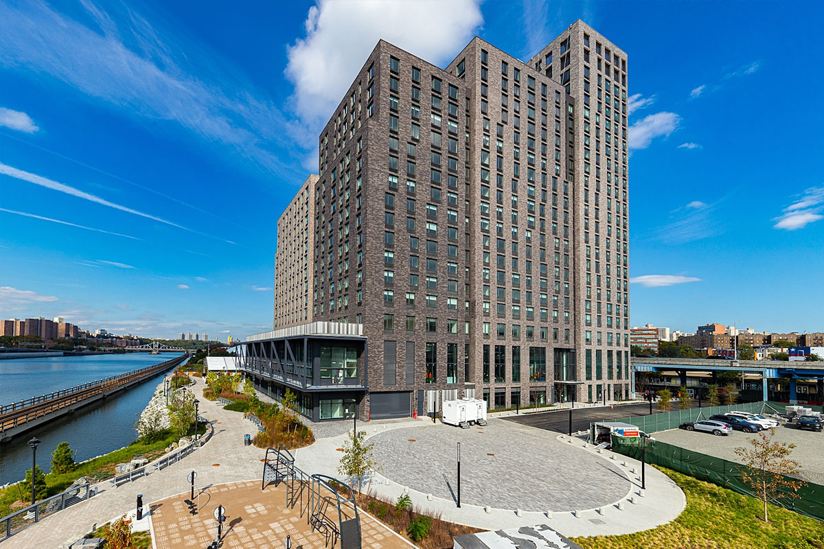 89 Maspeth Ave, Brooklyn, NY